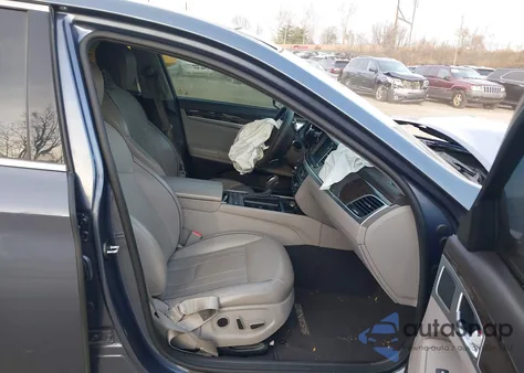 2015 Hyundai Genesis 3.8 из США, поврежденный, VIN KMHGN4JE9FU097326